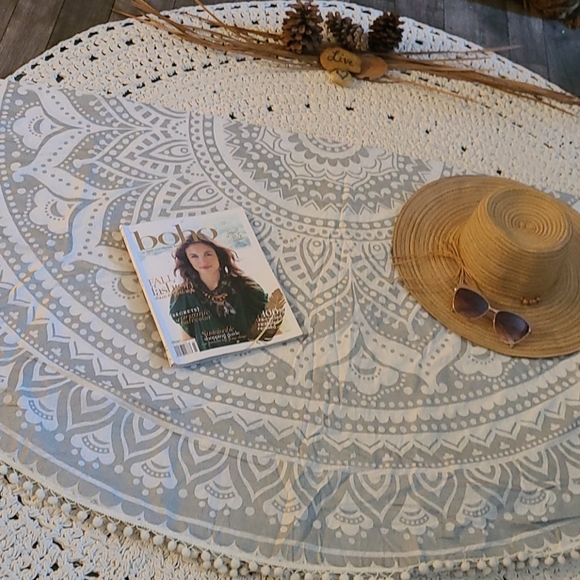 BO HO SILVER WHITE WALL ART TABLE CLOTH BEACH ROU - Picture 2 of 16